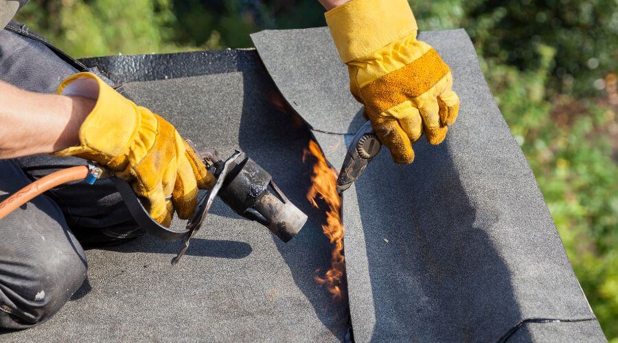 Expert Emergency Roof Repairs services in Altamont, KS